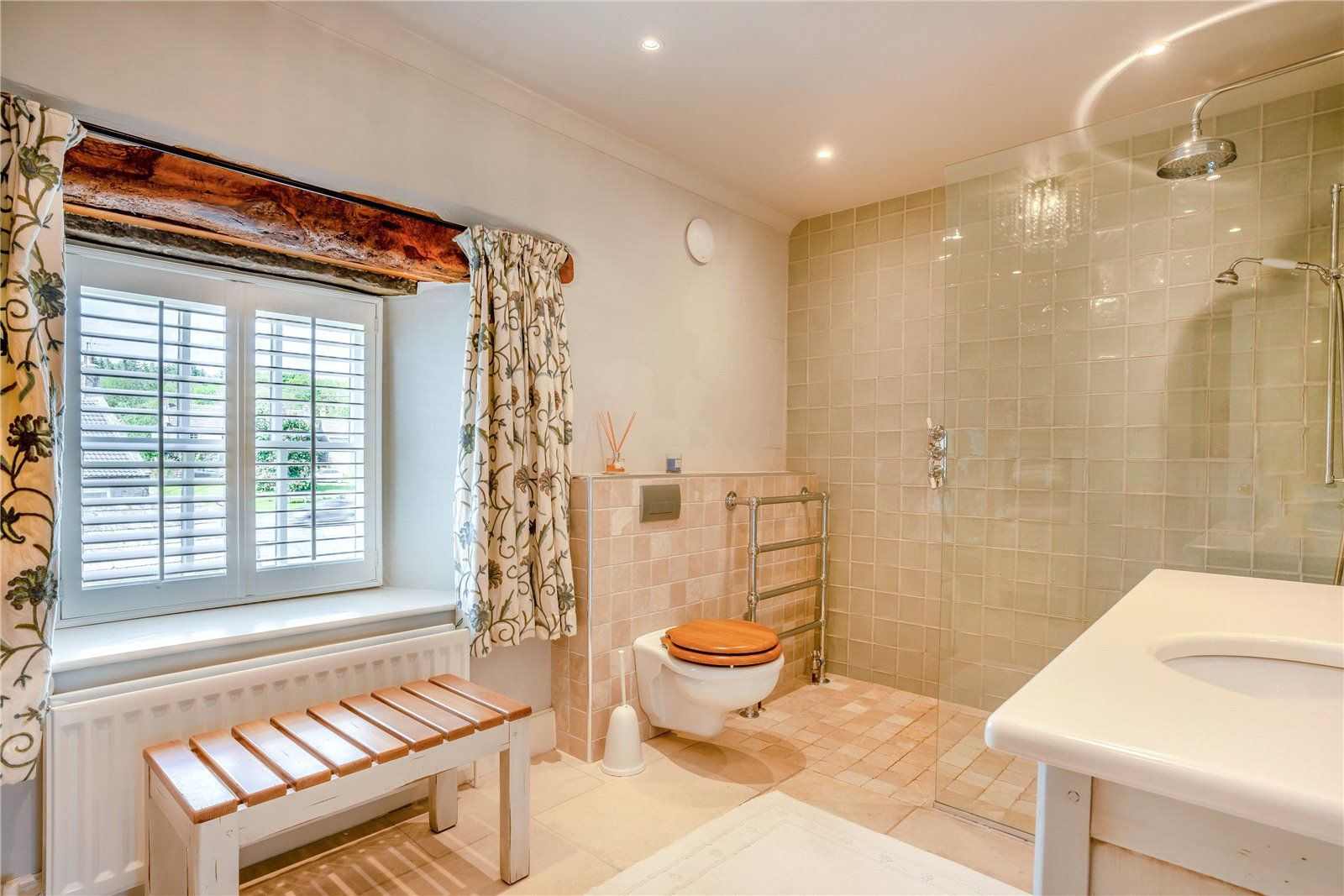 Ensuite