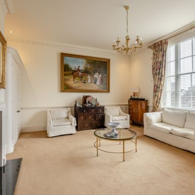 Sitting Rm/Bedroom