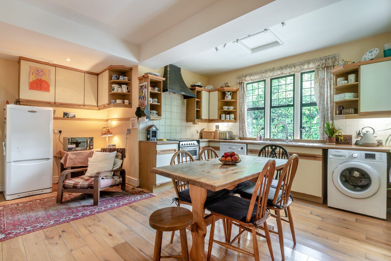 Kitchen/B'fast Room