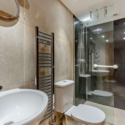 Ensuite