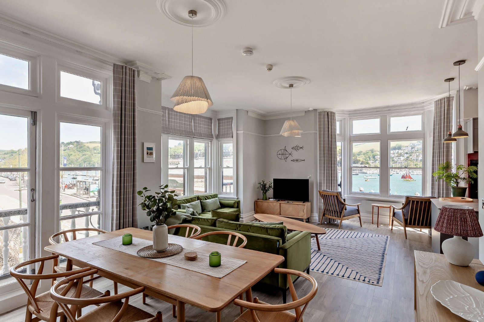 Living/Dining Area