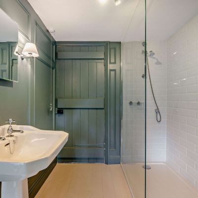 Bedroom 4 Ensuite