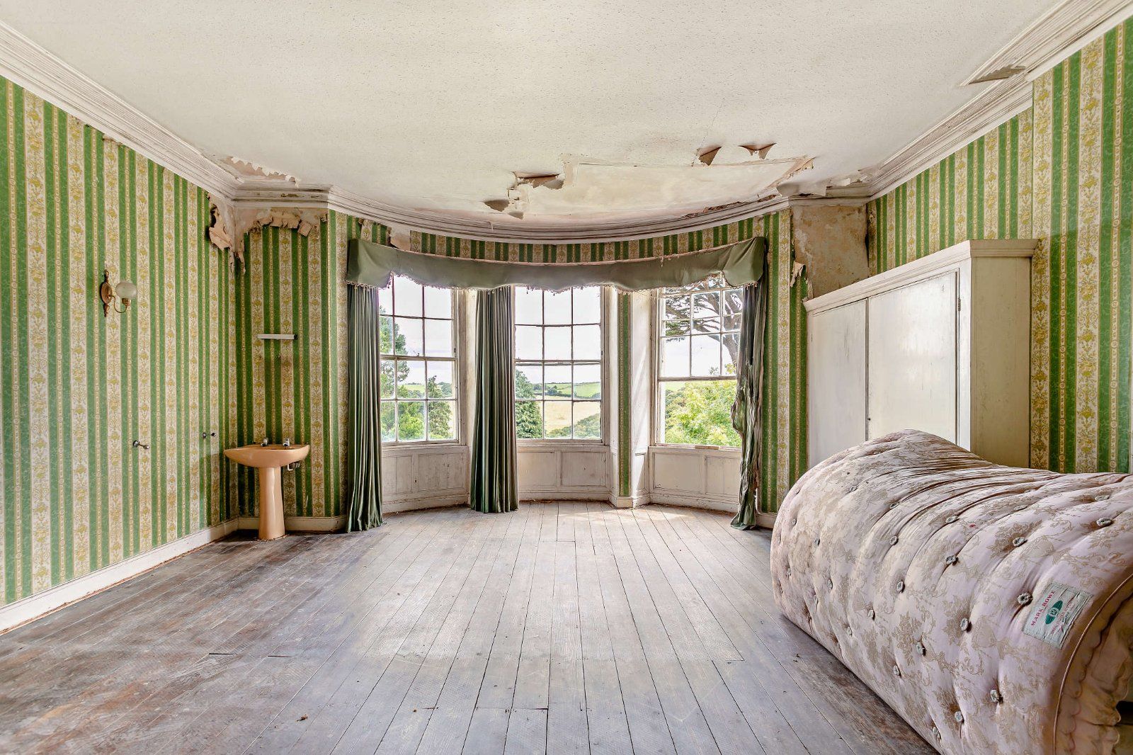 Fuidge Manor