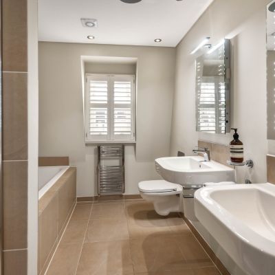 Principal Bathroom