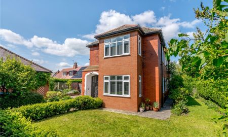 3&5 Woodside Walk