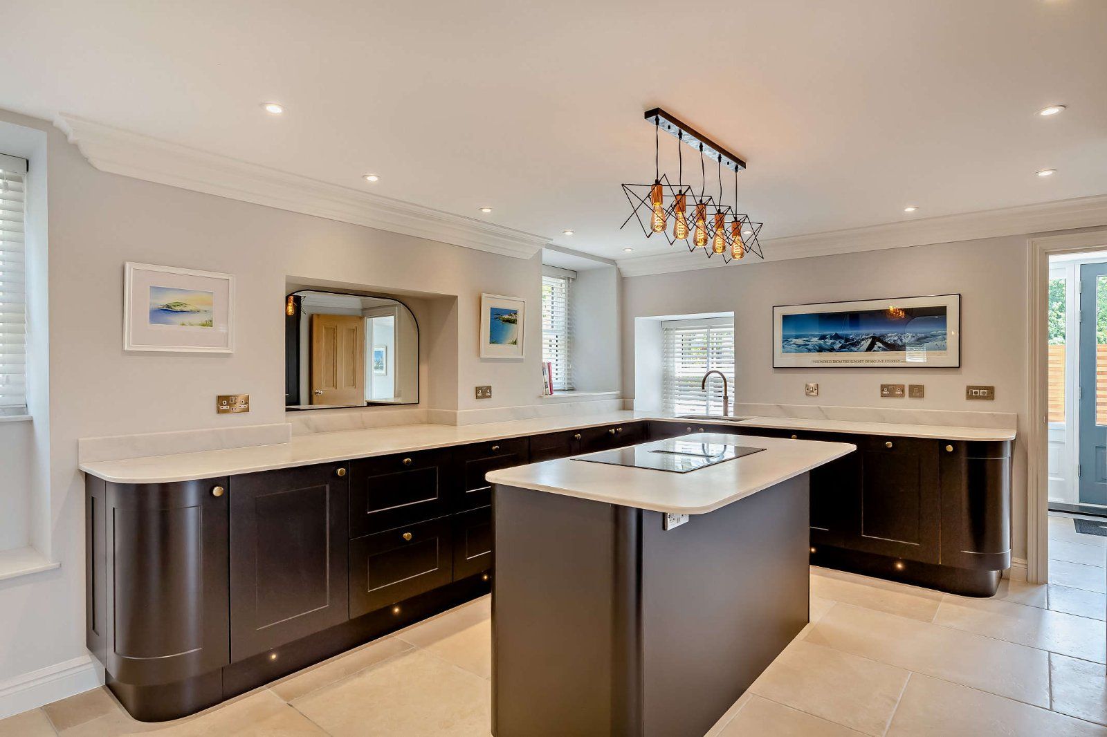 Kitchen & Breakfast
