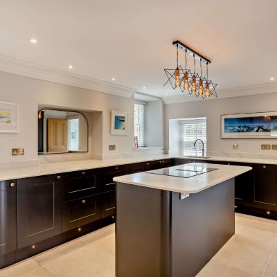 Kitchen & Breakfast