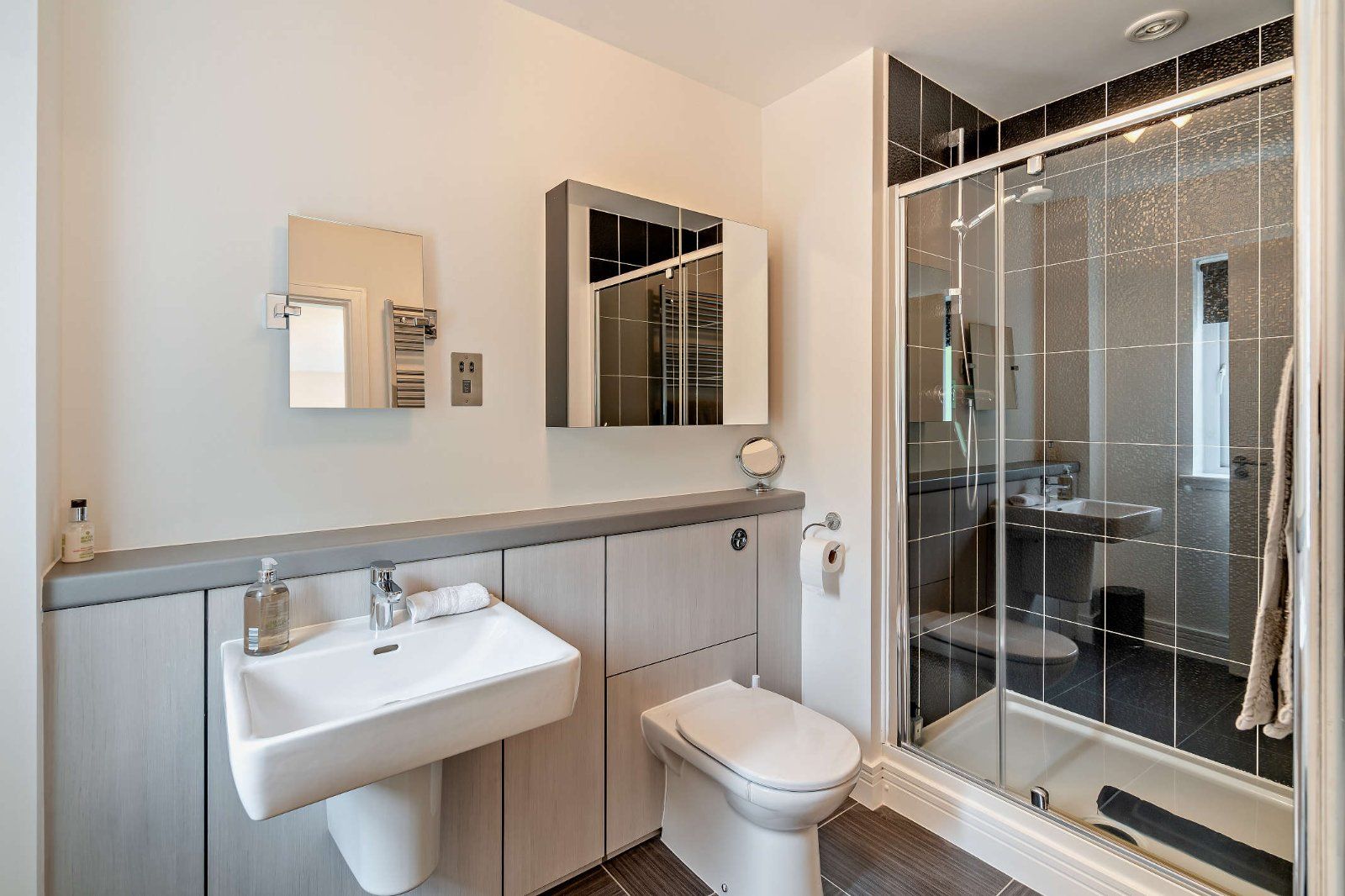 Bed 2 En Suite