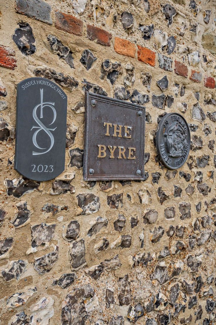 Plaque