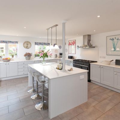 Kitchen/B'fast Room