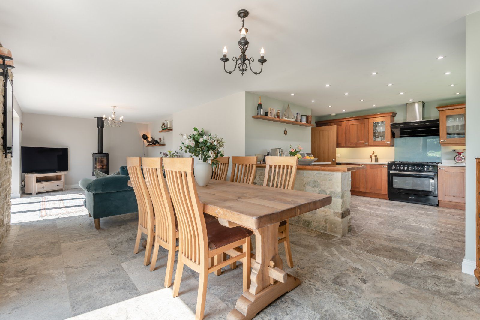 Kitchen/Dining Area