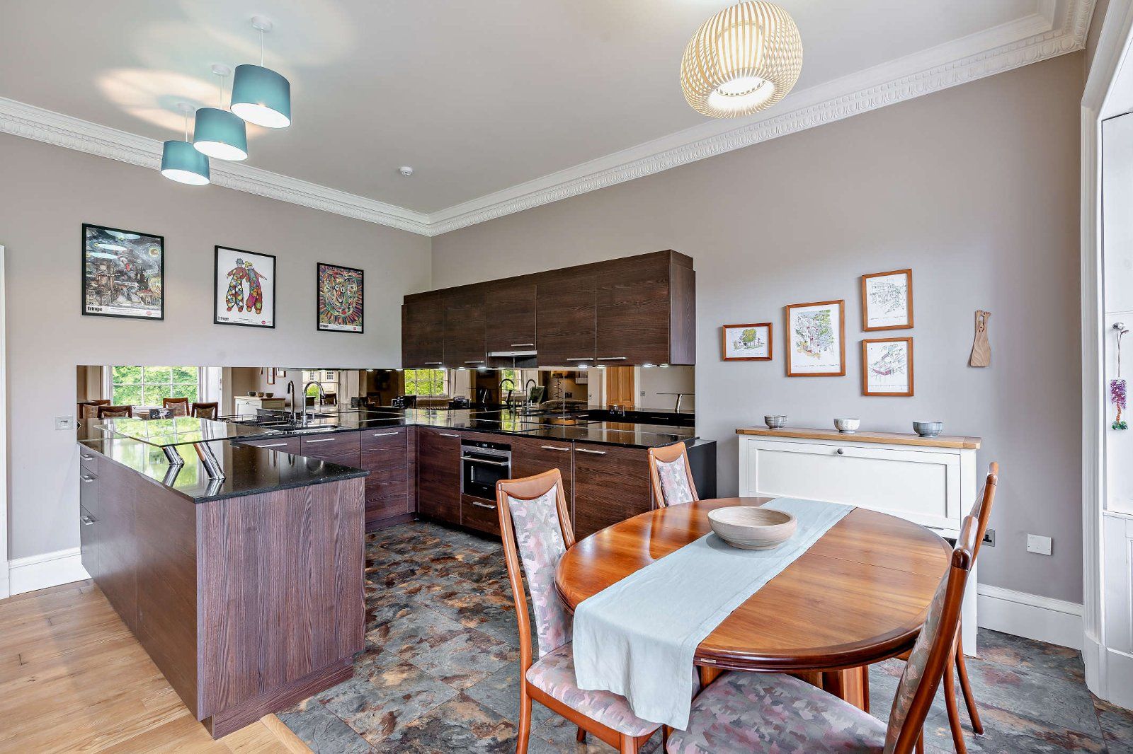 Kitchen/Dining