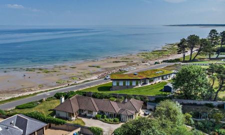 2 Cromarty View