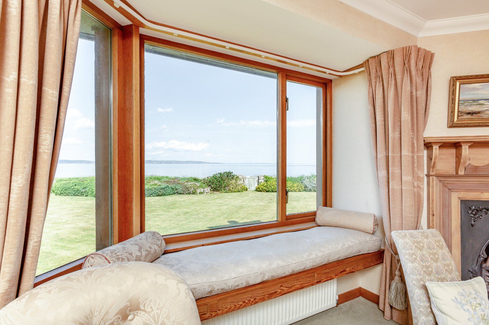 2 Cromarty View