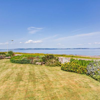 2 Cromarty View