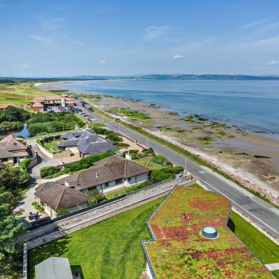 2 Cromarty View