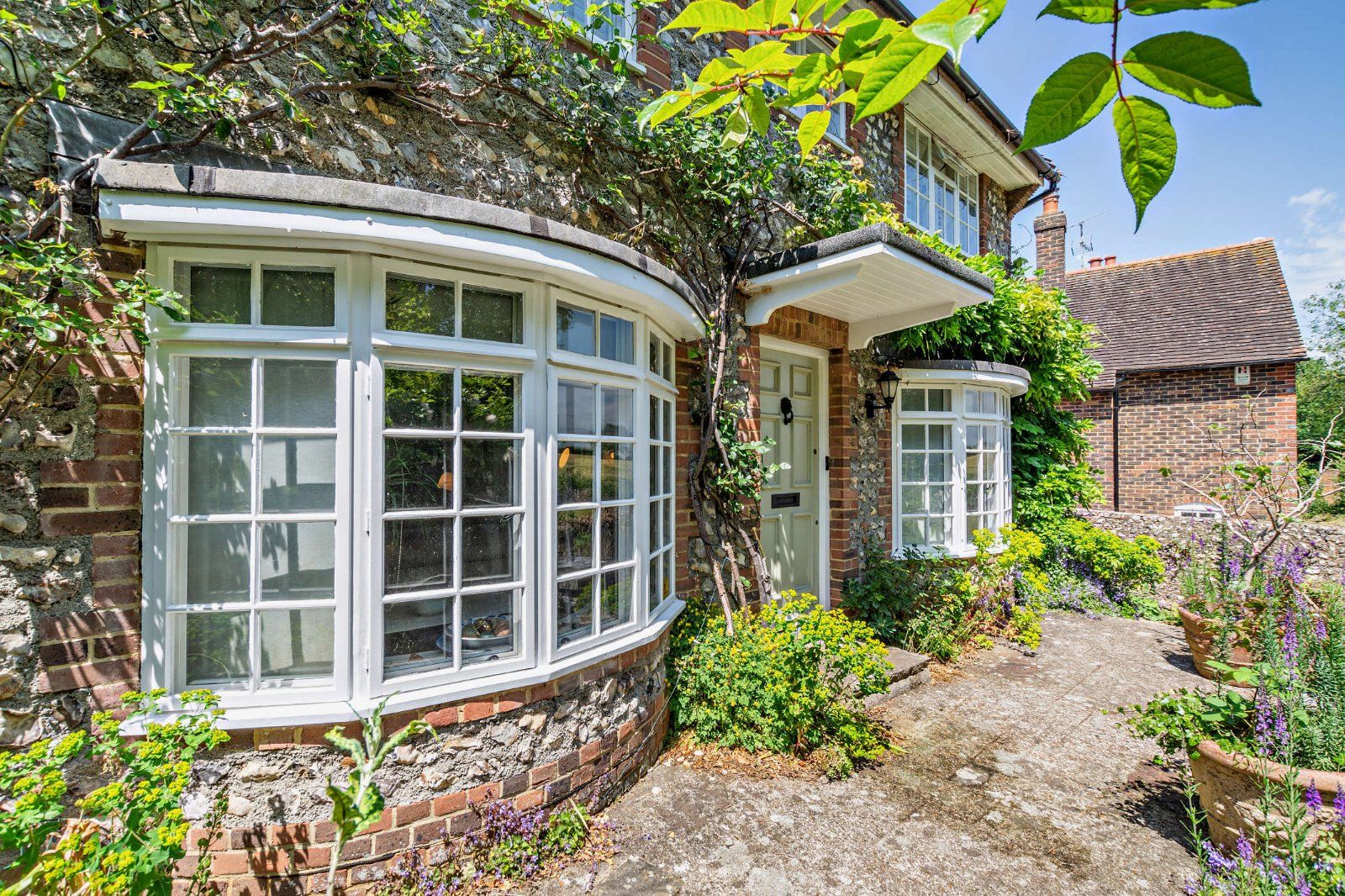 Front Garden W/ Bay