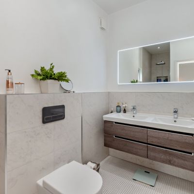 Family Shower Room