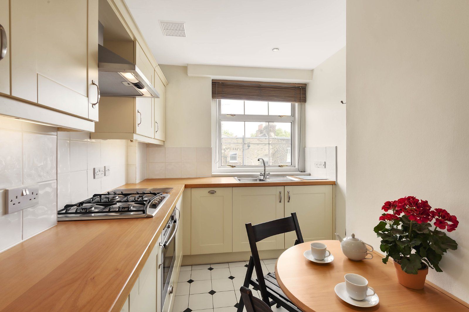 Kitchen/Breakfast