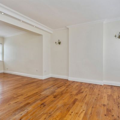 Sitting/Dining Room
