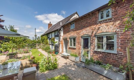 Eglwys Cross Cottage