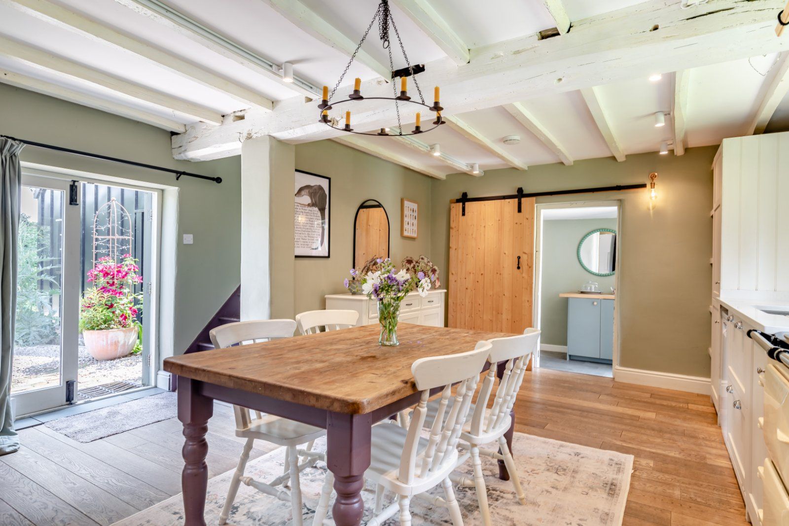 Kitchen/Breakfast