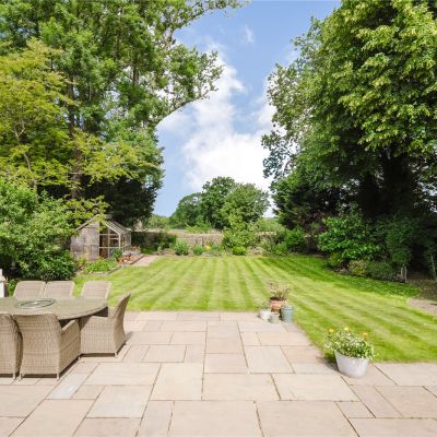 Terrace & Pizza Oven