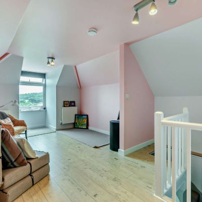 Bedroom 5/Study