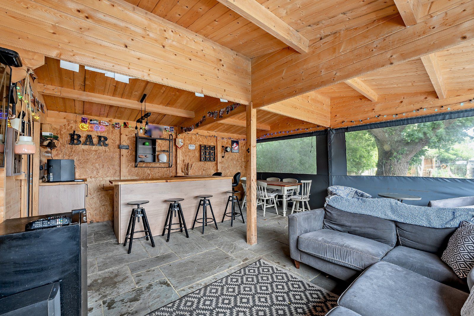 Games Room and Bar