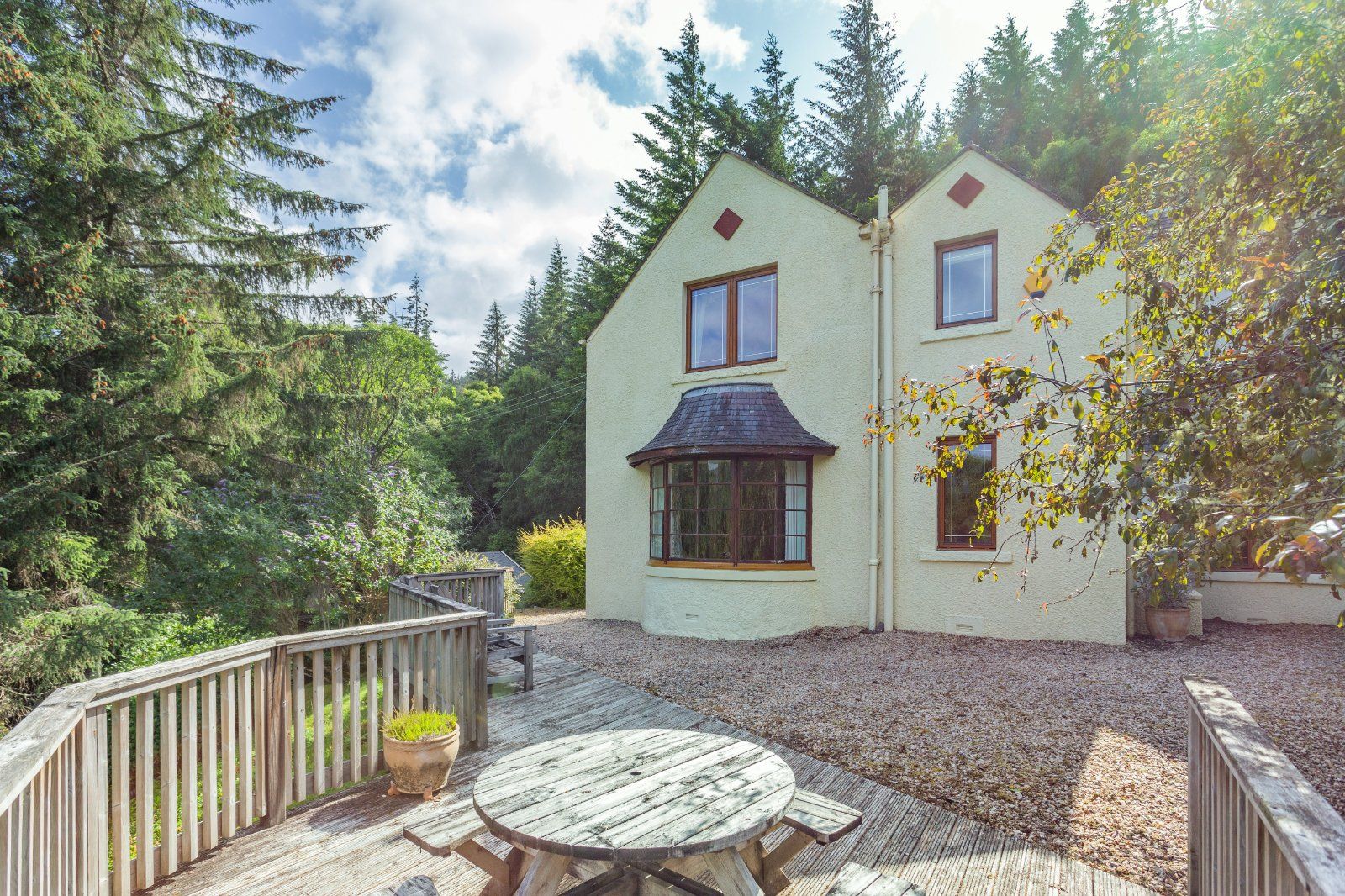 The Manse, Foyers