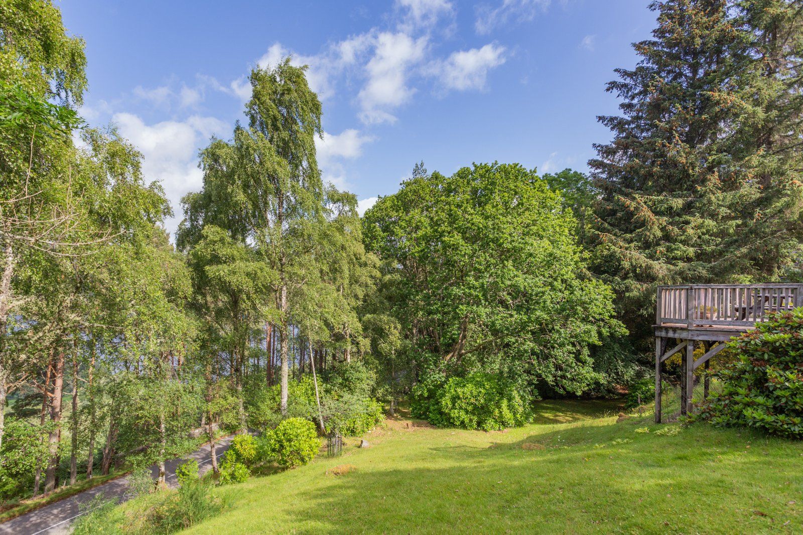 The Manse, Foyers