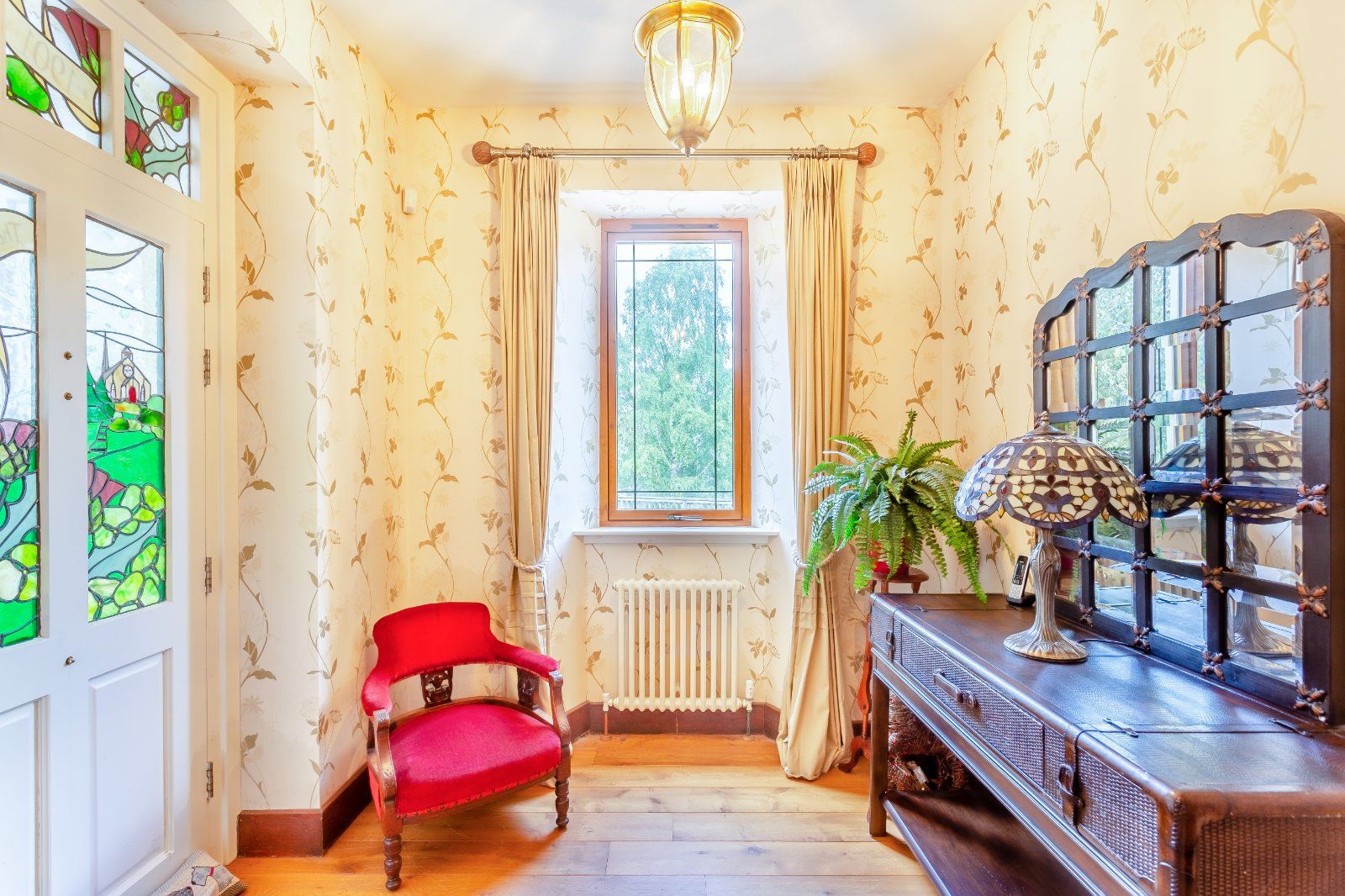 The Manse, Foyers