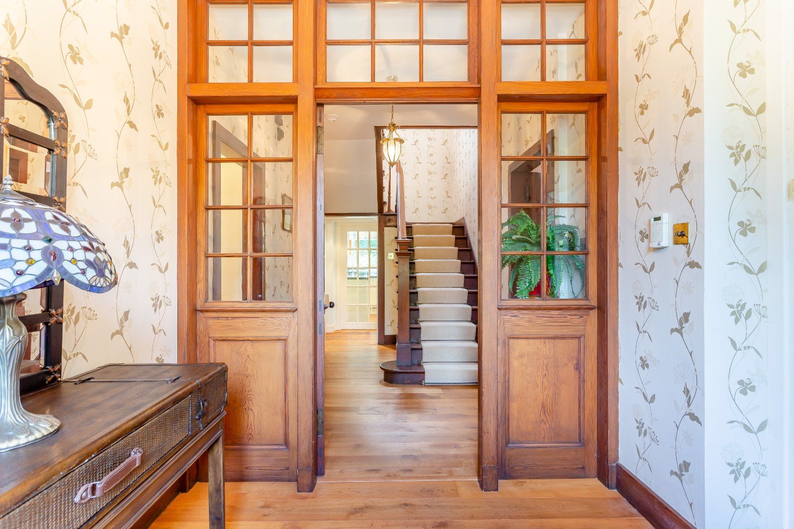 The Manse, Foyers