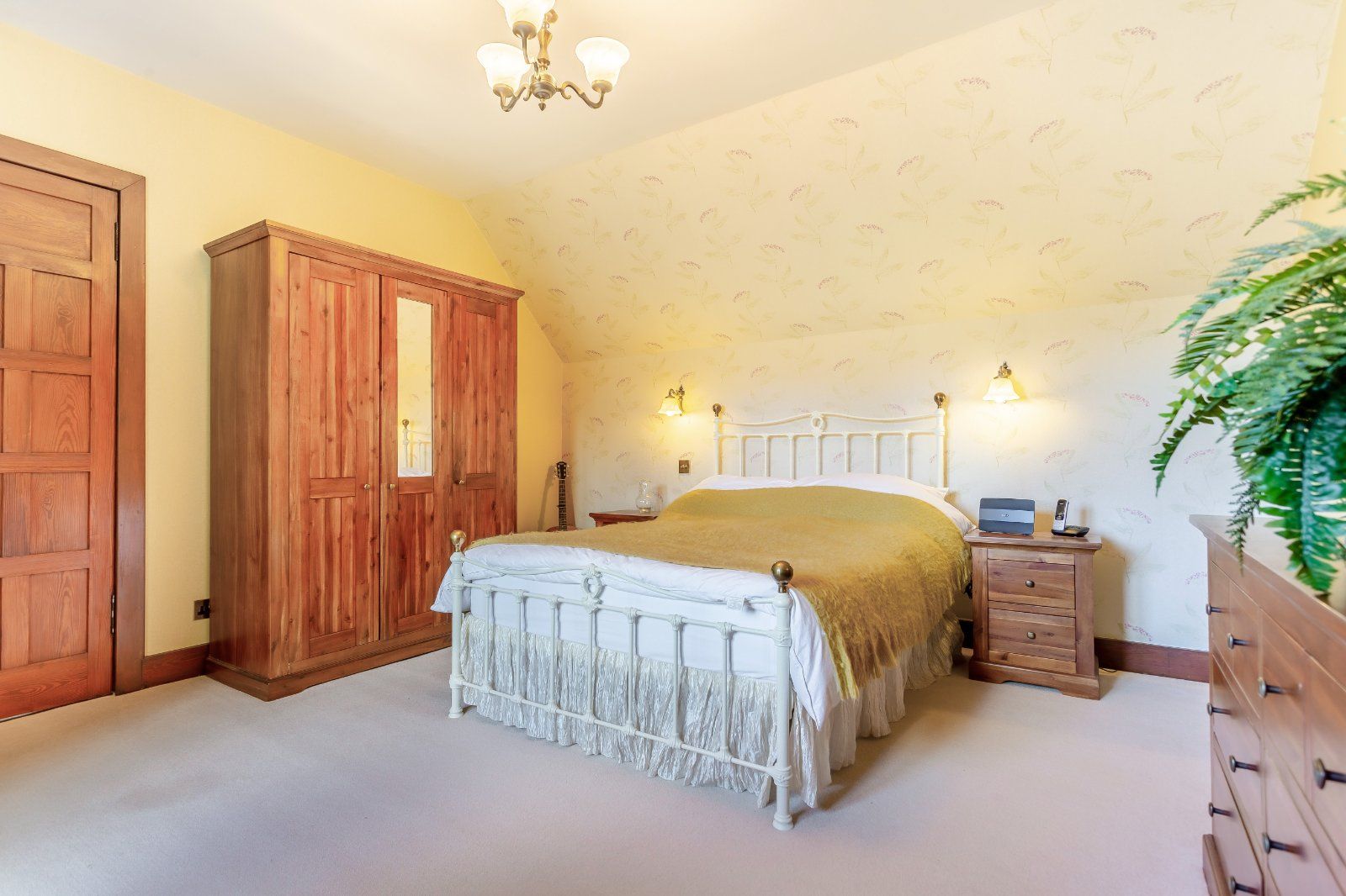The Manse, Foyers