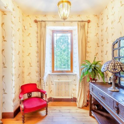 The Manse, Foyers