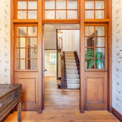 The Manse, Foyers