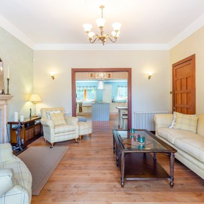 The Manse, Foyers