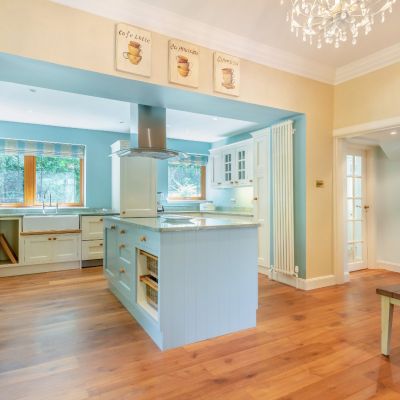 The Manse, Foyers