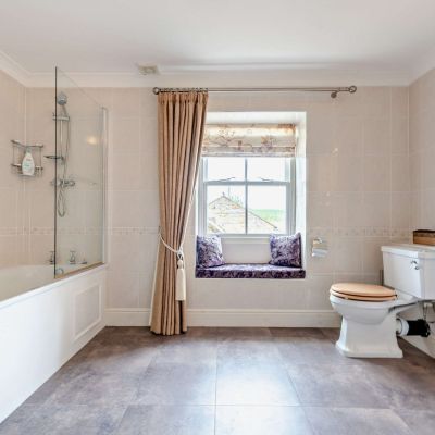 Bedroom 2 Ensuite
