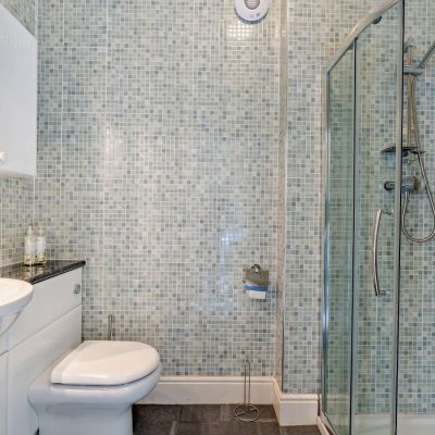 Bedroom 4 Ensuite