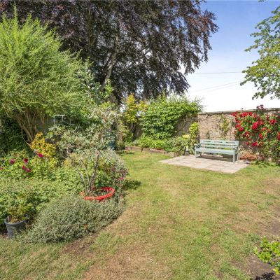 Garden To Rear/Side