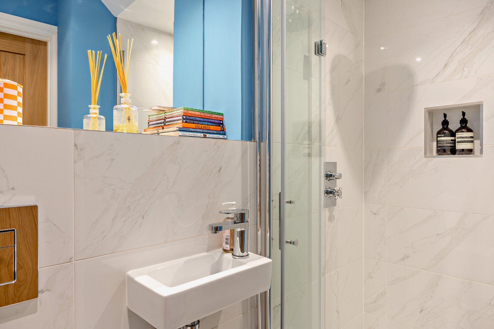 Ground Shower Room