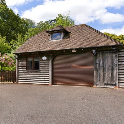 Garage & Workshop