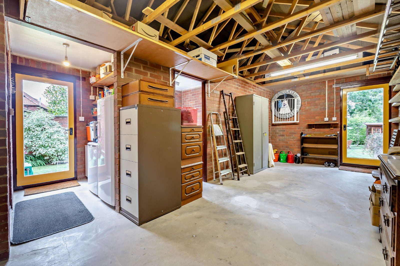 Garage/Workshop