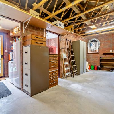 Garage/Workshop