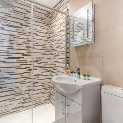 Bedroom 2 Ensuite