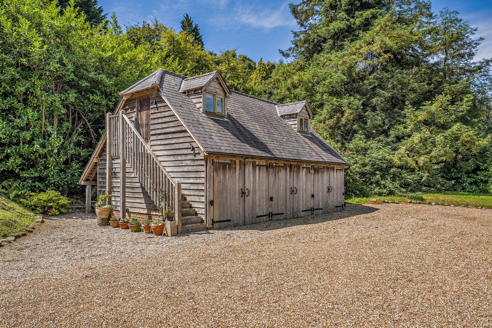 Garage/Annexe Above