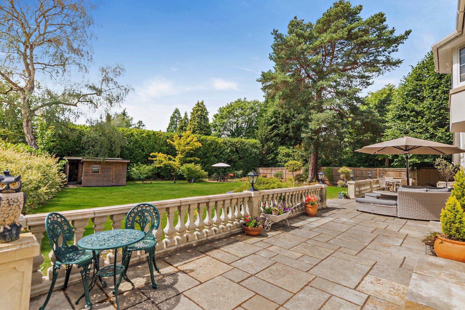 Terrace & Garden