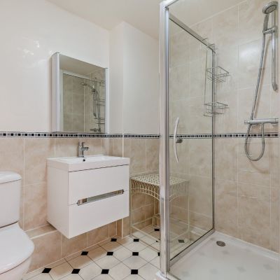 En Suite Shower Room