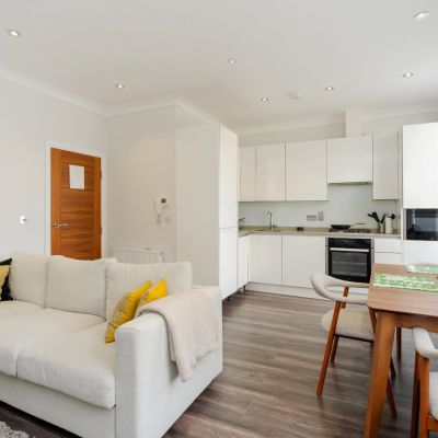 Kitchen / Reception